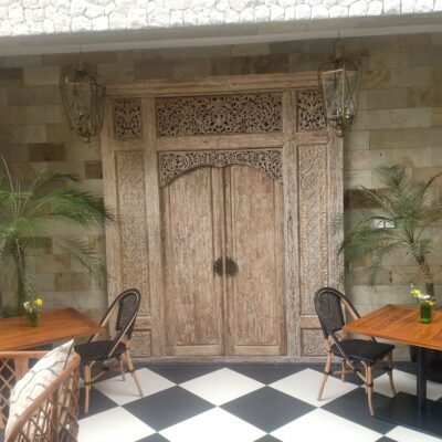 Melas Resto and Lounge